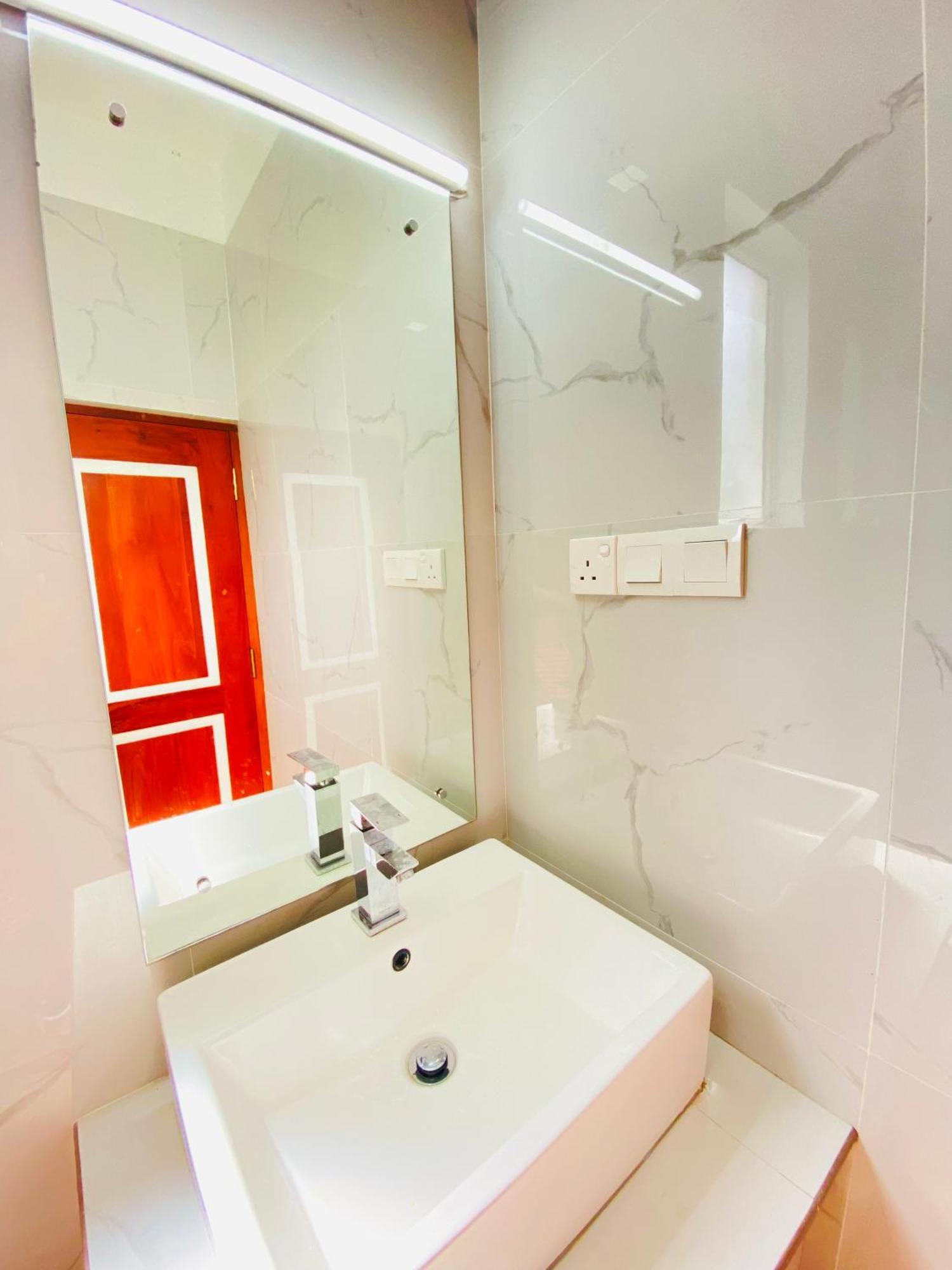Srimadis Villa Near Airport - נגומבו מראה חיצוני תמונה